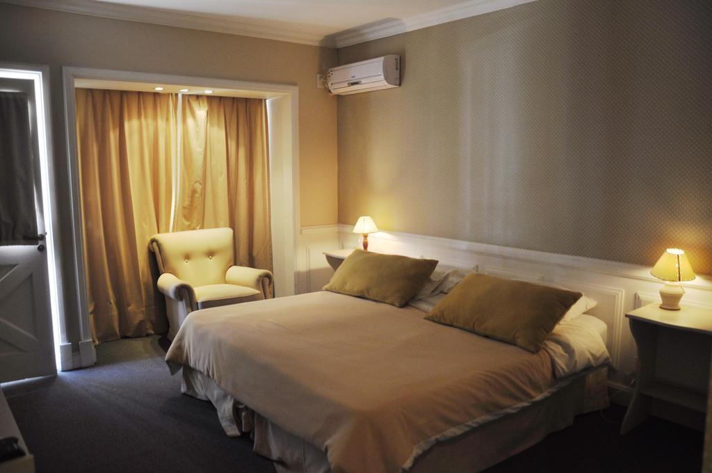 Hotel Aromos